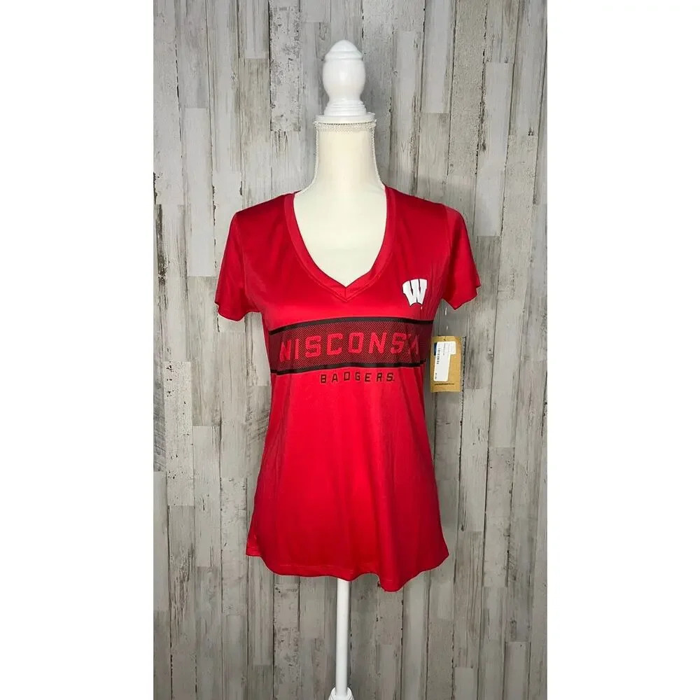 NWT Wisconsin Badgers‎ Women's V-Neck T-Shirt Red Short Sleeve Size Small
